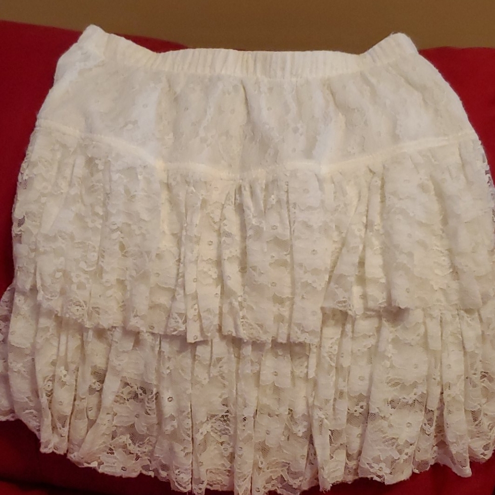 Lace skirt